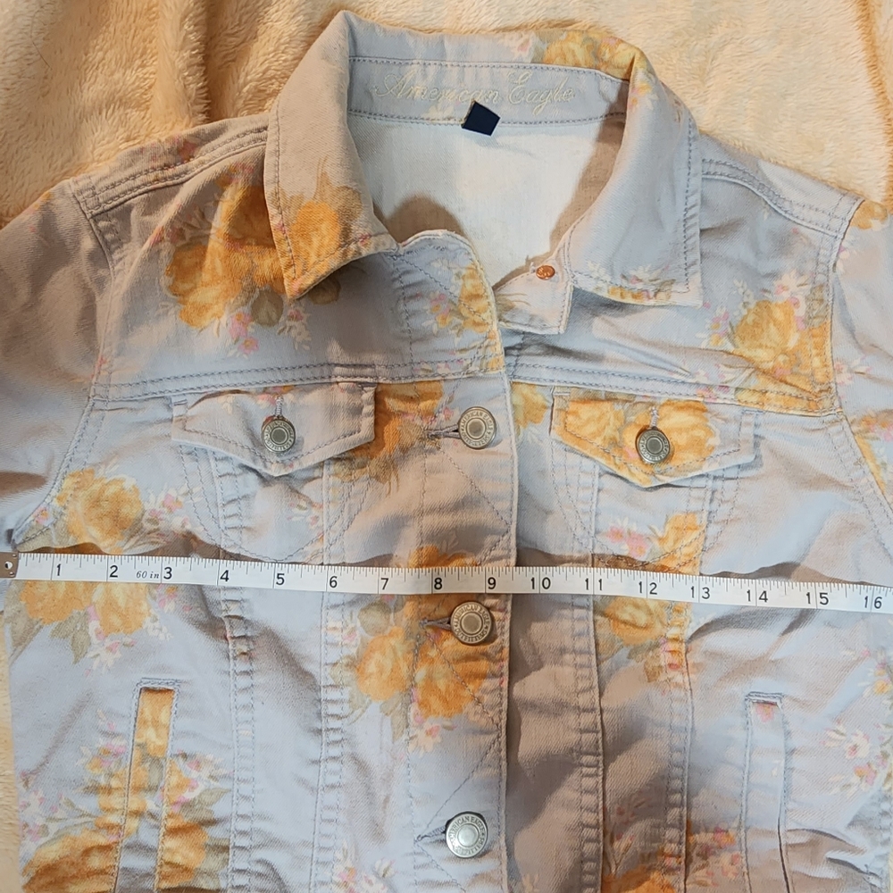American Eagle soft, stretchy floral jean jacket